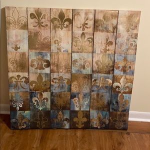 Huge fleur de lisle picture